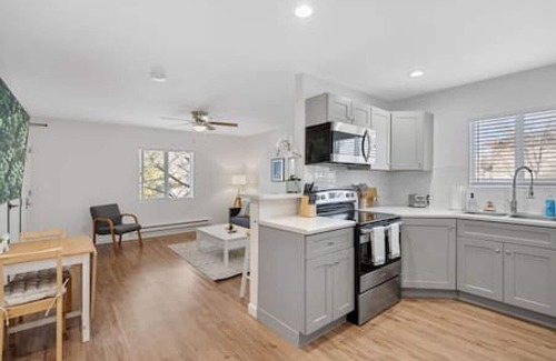 Pueblo Apartamento | 2 Bd 1 Ba Apt 3 Near Everything!