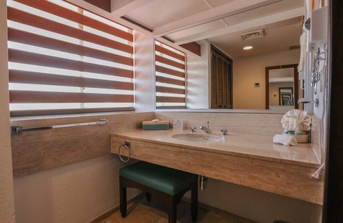 Zona Hotelera Complejo | 2 bd 2 bath 2 level beach/oceanfront Villa, sleeps 6 turquoise paradise