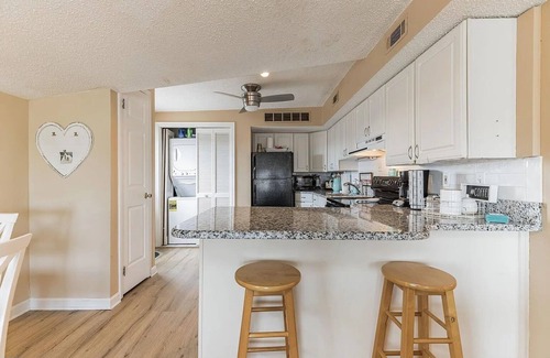 North End Condominio | 2 Bd Beach Condo only 2 min walk to OC's Goldcoast
