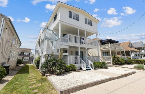 North End Condominio | 2 Bd Beach Condo only 2 min walk to OC's Goldcoast