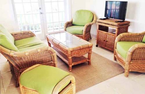 Rolleville Villa | 2 BD Queen Villa, Exuma Beach Point