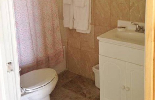 Rolleville Villa | 2 BD Queen Villa, Exuma Beach Point