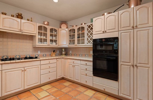 Santa Fe Casa | 2 BDR + Den Sleeps 4 | 2 Car Garage | Washer/Dryer
