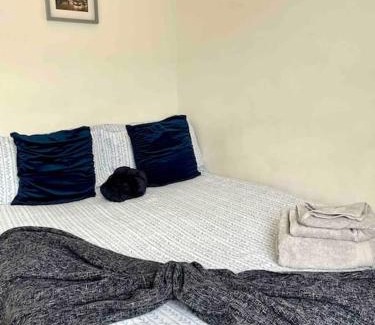 North Kensington Apartamento | 2 BDR Flat With Canal View