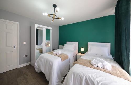 Weston on Trent Casa | 2 BDR House By Prospergress Property Short Lets & Serviced Accommodation Coventry With Free Parking and Large Garden Patio