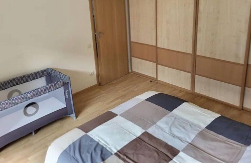 Vidzeme Suburb Apartamento | 2-BDR, modern area Jauna Teika, self check-in