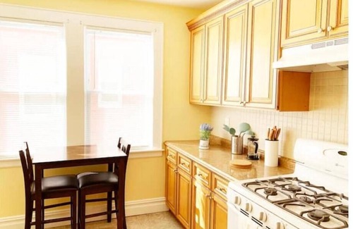 Weequahic Apartamento | 2-BDR Oasis Near Beth Isreal Hosp 10 mins to EWR