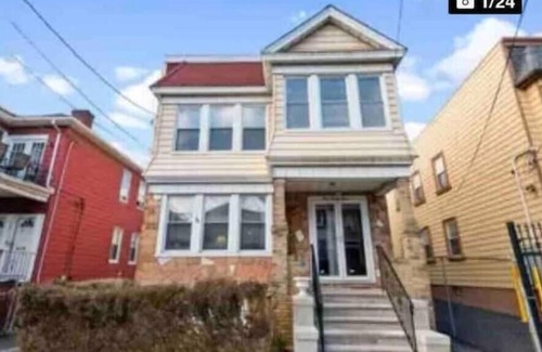 Weequahic Apartamento | 2-BDR Oasis Near Beth Isreal Hosp 10 mins to EWR