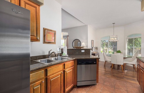 Paradise Valley Village Condominio | 2 Bdrm 2 Ba near Orange Tree Golf Resort in Scottsdale