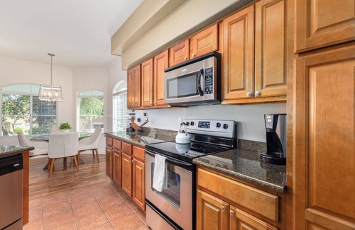 Paradise Valley Village Condominio | 2 Bdrm 2 Ba near Orange Tree Golf Resort in Scottsdale
