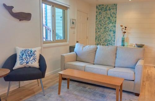 Caine Woods Casa | 2 Bdrm/2 Bath, Sleeps 6, Pool, Balcony, Wi-Fi, TVs