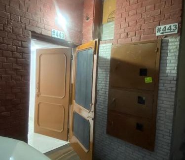 Mohali Apartamento | 2 BDRM APARTMENT with Kitchen and AC, Parking