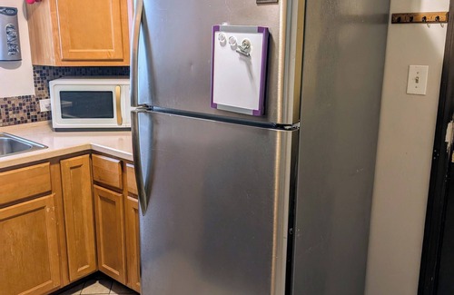 Washington Heights Apartamento | 2- Bdrm Apt Desert Themed w/AC in Chicago