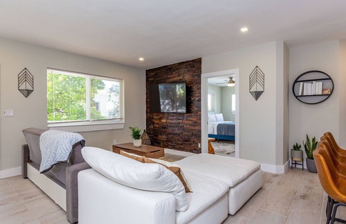 Surfside Condominio | 2 Bdrm Beach Condo