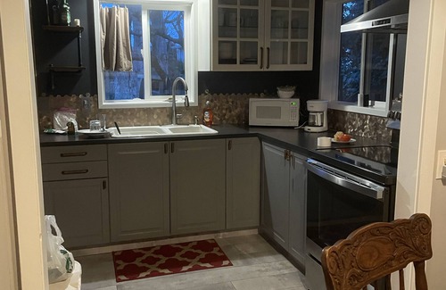 Point Roberts Cabaña | 2 bdrm cottage in sunniest area of Point Roberts