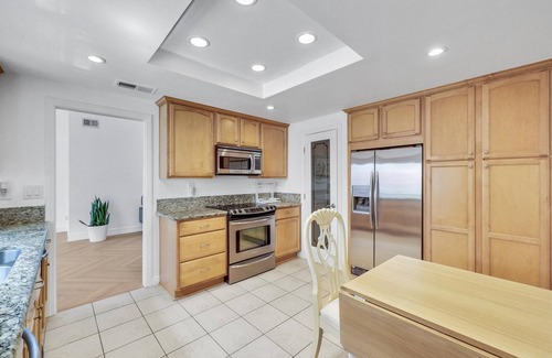 Santa Ana Heights Casa | 2 Bdrm · Pool · Irvine! Extended Stays Welcome!