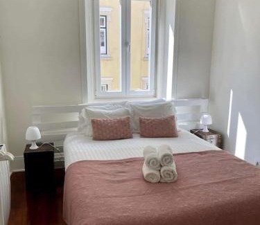 Alcantara Apartamento | 2 bdrms apartment near LX Factory free parking