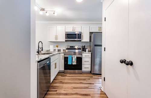 Southwest Raleigh Casa | 2 bdrTonwhome near DT Raleigh starts at 2.6k/month