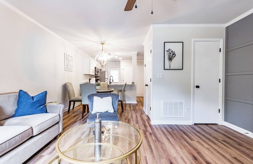 Southwest Raleigh Casa | 2 bdrTonwhome near DT Raleigh starts at 2.6k/month