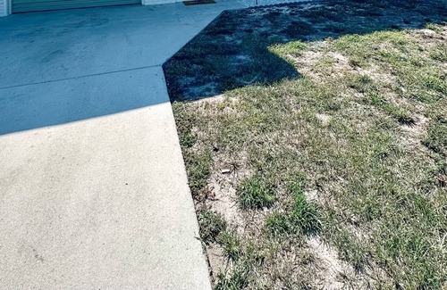 Fort Myers Shores Casa | 2 Bed/1 Bath - 1 King/ 2 Queens