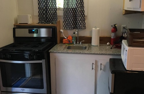 Trumansburg Cabina | 2 habitaciones, 1 baño propiedad del lago!