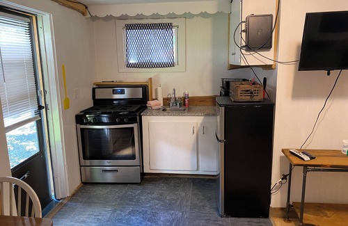 Trumansburg Cabina | 2 habitaciones, 1 baño propiedad del lago!