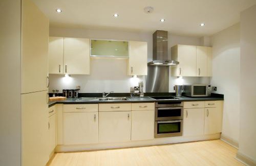 Newbury Apartamento | 2 bed 2 bath at Pelican Hse in Newbury - FREE secure, allocated parking