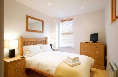 Newbury Apartamento | 2 bed 2 bath at Pelican Hse in Newbury - FREE secure, allocated parking