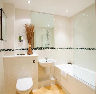 Newbury Apartamento | 2 bed 2 bath at Pelican Hse in Newbury - FREE secure, allocated parking