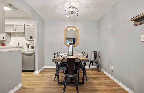 Northeast Pensacola Condominio | 2 bed/ 2 bath condo * Balcony * All New * Bears Den G