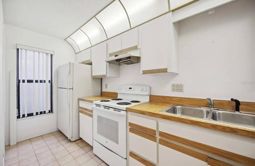 Venice Condominio | 2 Bed 2 Bath Condo on Golf Course in Quiet Safe Community, 4 Miles to Beach