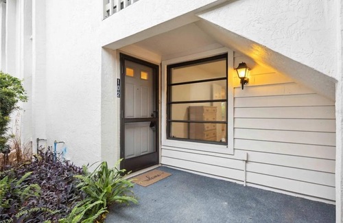 Venice Condominio | 2 Bed 2 Bath Condo on Golf Course in Quiet Safe Community, 4 Miles to Beach