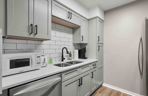 Northeast Pensacola Condominio | 2 bed/ 2 bath condo with Balcony * ALL NEW * Bears Den H