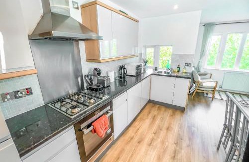 Headingley Apartamento | 2 Bed - 2 Bath - Duplex Apartment next to LBU-Headingley Centre-YCC Arena-Families-Relocators