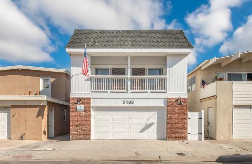 Santa Ana Heights Casa | 2 Bed 2 Bath Jacuzzi Home with Parking on 51st St