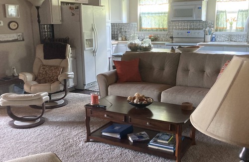 Grove Casa | 2 bed 2 bath water front lake home