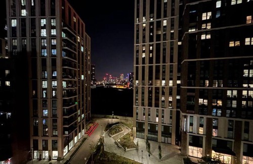 Canning Town South Apartamento | 2 bed apartment close to station with parking