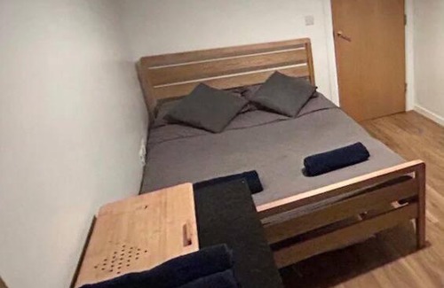 Canning Town South Apartamento | 2 bed apartment close to station with parking
