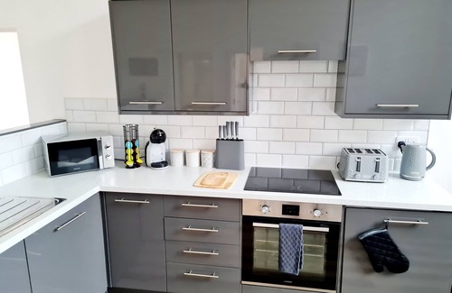 Swindon Apartamento | 2-bed Apartment, Parking Including, Sleeps 4