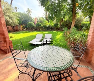 Palmeraie Apartamento | 2 - Bed Apartment with Garden & shared Pool - Moroccan - Modern Style