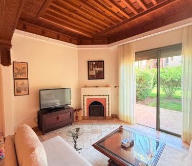 Palmeraie Apartamento | 2 - Bed Apartment with Garden & shared Pool - Moroccan - Modern Style