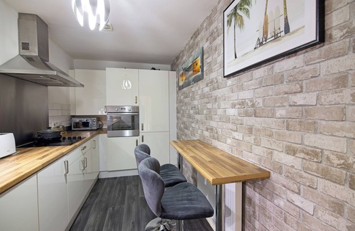 Rusholme Apartamento | 2 Bed Apt - Free Parking - Close to City Centre