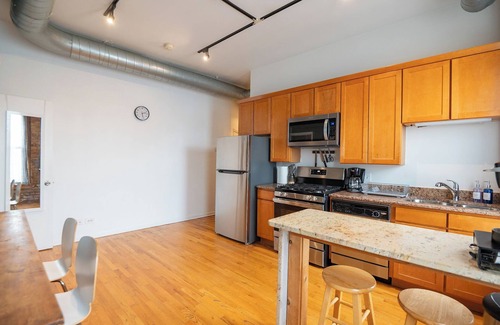Palmer Square Apartamento | 2 Bed Apt in Heart of Logan !