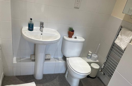 Hatfield Apartamento | 2 Bed Apt Near Hatfield Station w/ Free Parking