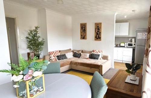 Huntingdon Apartamento | 2 bed apt w/private parking close to town centre