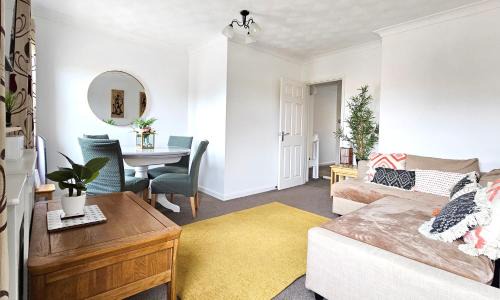 Huntingdon Apartamento | 2 bed apt w/private parking close to town centre