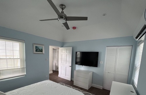 Pembroke Casa | 2 Bed/Bath Fairylands Cottage - 2 minutes from Hamilton!