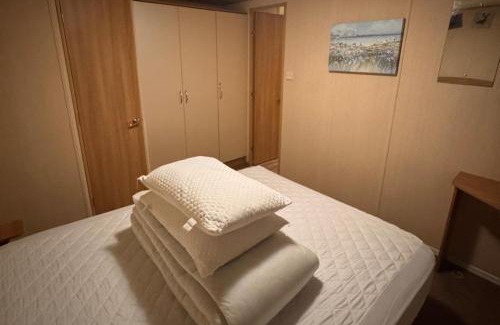 Towyn Chalet De Esquí | 2 Bed Caravan on Lyons Winkups Sleeps 6