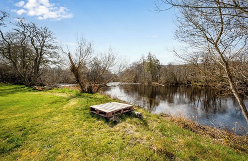 Contin Chalet De Esquí | Cozy Chalet in Strathpeffer Highlands, river views
