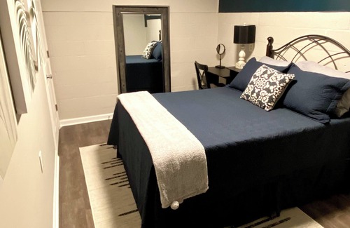 Charlotte Casa | 2 Bed Charlotte Plaza Shamrock <5 min NoDa Art District & Historic Plaza Midwood